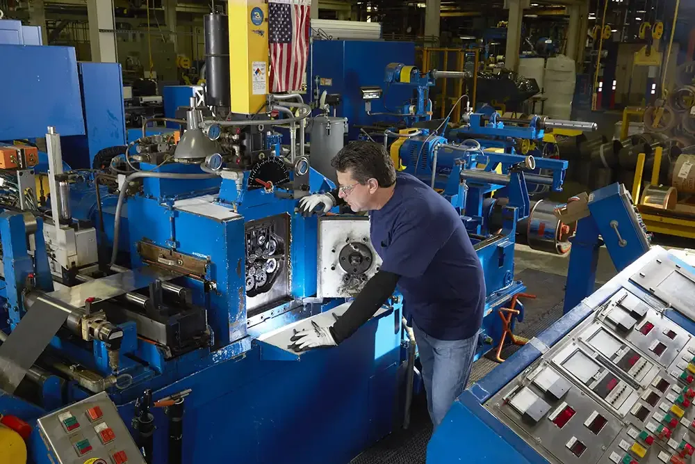 Ulbrich Reroll Operator Inspecting Zmill