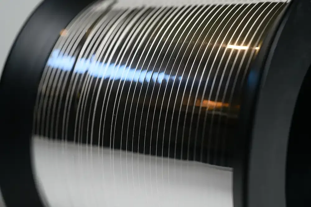 flat wire close up